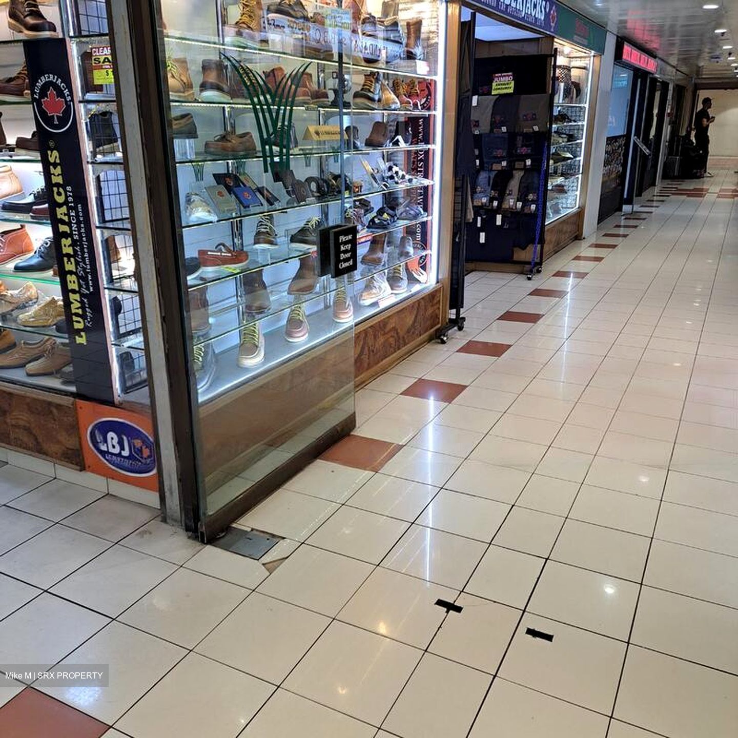 Peninsula Shopping Complex (D6), Retail #511447581